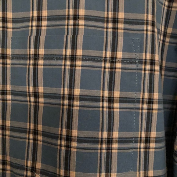 Wrangler wrinkle resistant shirt. - Picture 7 of 13